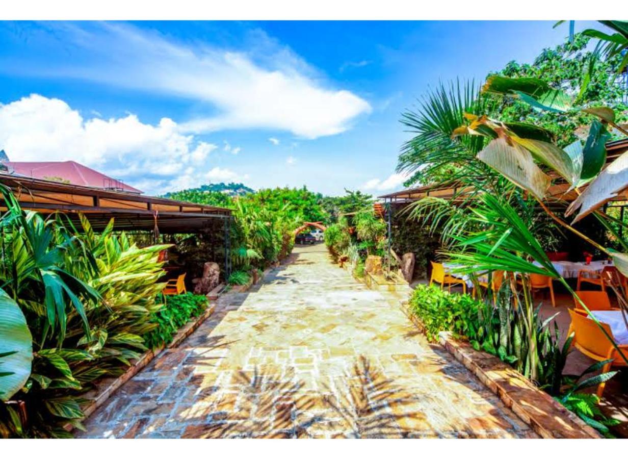 African Tribe Hotel Kampala Dış mekan fotoğraf