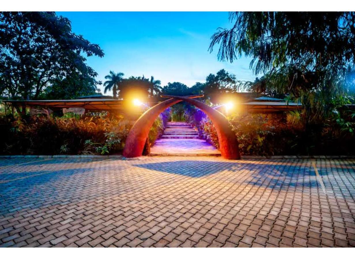 African Tribe Hotel Kampala Dış mekan fotoğraf